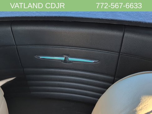 Used 2004 Ford Thunderbird image 30