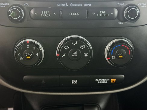 Used 2016 Kia Soul + image 22