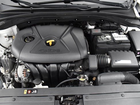 Used 2018 Hyundai Elantra GT image 53