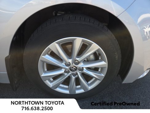 Used 2023 Toyota Corolla LE image 2