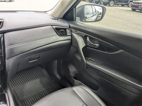 Used 2019 Nissan Rogue SL w/ Premium Package image 16
