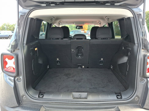Used 2022 Jeep Renegade Latitude w/ Convenience Group image 30