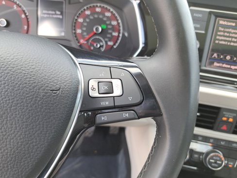 Used 2019 Volkswagen Jetta SE w/ Cold Weather Package image 17