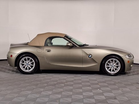 Used 2005 BMW Z4 2.5i image 25