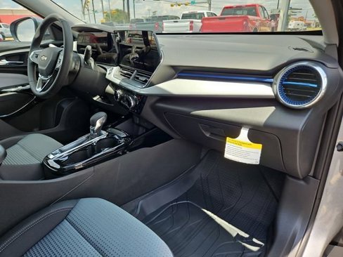 New 2025 Chevrolet Trax LT w/ Driver Confidence Package image 24