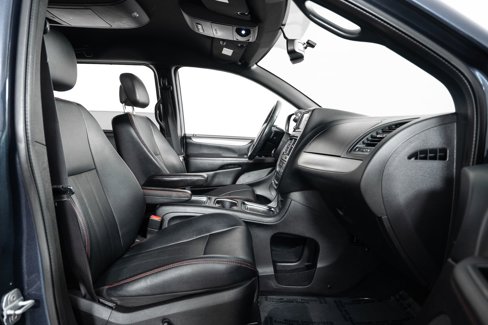 Used 2014 Dodge Grand Caravan R/T w/ Driver Convenience Group image 28