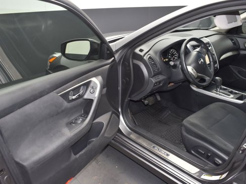 Used 2015 Nissan Altima 2.5 SV w/ Convenience Package image 11