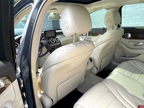 Used 2015 Mercedes-Benz C 300 4MATIC Sedan w/ Multimedia Package image 22