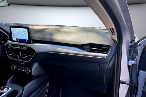 Used 2020 Ford Escape SE image 24