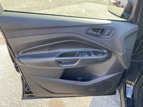 Used 2017 Ford Escape S image 18