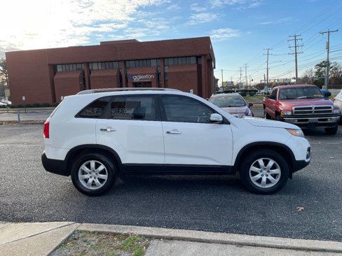 Used 2011 Kia Sorento LX w/ Convenience Pkg image 8