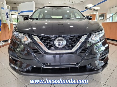Used 2022 Nissan Rogue Sport SV w/ Technology Package image 2