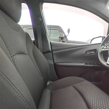 Used 2021 Toyota Prius LE image 26