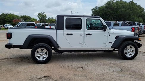 Used 2023 Jeep Gladiator Sport image 9