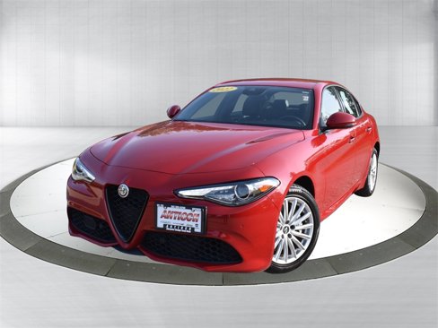 Used 2022 Alfa Romeo Giulia Sprint image 1