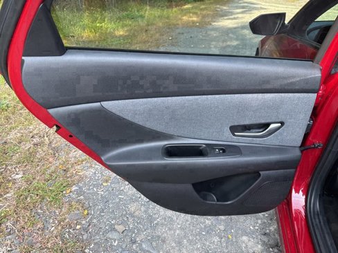 Certified 2023 Hyundai Elantra Limited image 18