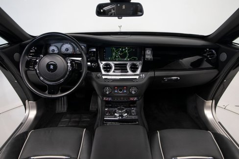 Used 2018 Rolls-Royce Dawn image 24
