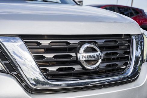 Used 2017 Nissan Pathfinder S image 9