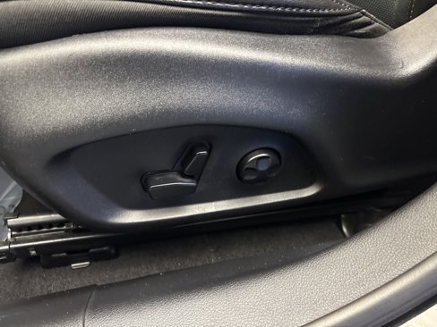 Used 2020 Jeep Compass Limited image 13