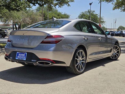 Used 2025 Genesis G70 2.5T image 5