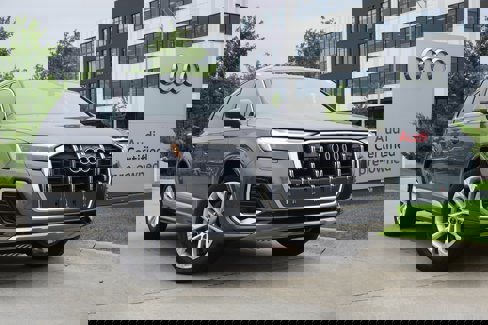 Certified 2025 Audi Q7 2.0T Premium w/ Convenience Package image 1