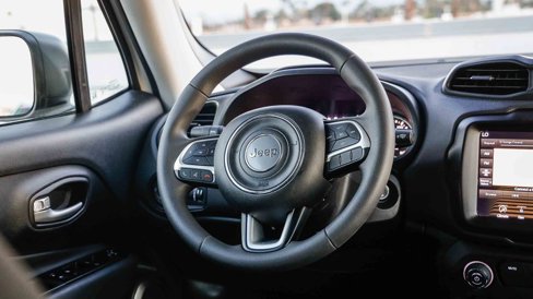 Certified 2023 Jeep Renegade Latitude image 16