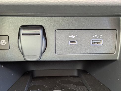 New 2025 Nissan Versa SR w/ Trunk Package image 21