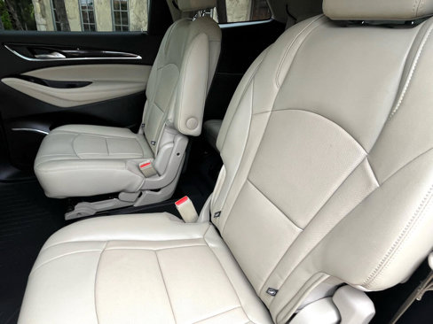 Used 2020 Buick Enclave Essence image 42