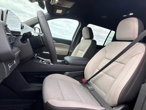 New 2025 Chevrolet Traverse LT w/ Driver Confidence Package image 16
