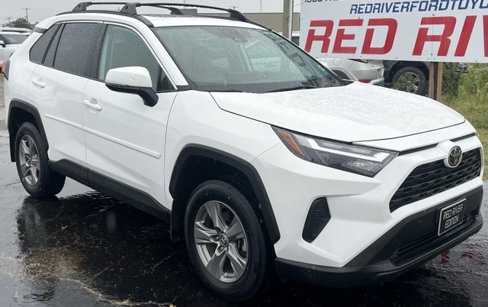 Used 2023 Toyota RAV4 XLE image 2