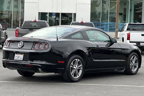 Used 2014 Ford Mustang Premium image 2