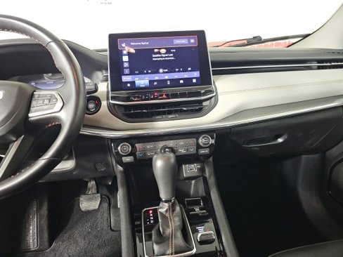 Certified 2022 Jeep Compass Limited image 17