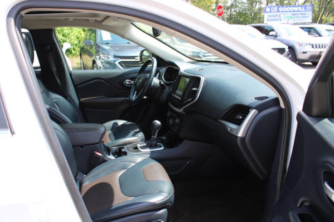 Used 2016 Jeep Cherokee Limited image 29