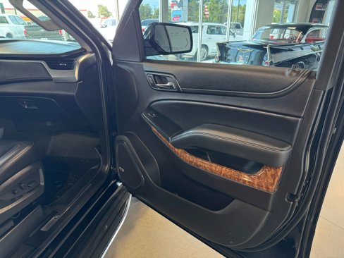Used 2016 Chevrolet Suburban LTZ image 23