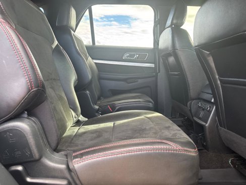 Used 2018 Ford Explorer XLT w/ Equipment Group 202A image 37