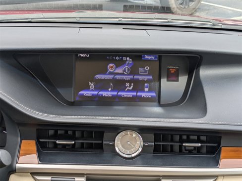 Used 2013 Lexus ES 300h image 18