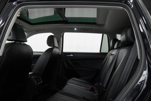 Used 2022 Volkswagen Tiguan SE image 18