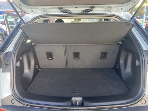 Used 2023 Chevrolet Bolt EUV LT w/ Comfort Package image 25