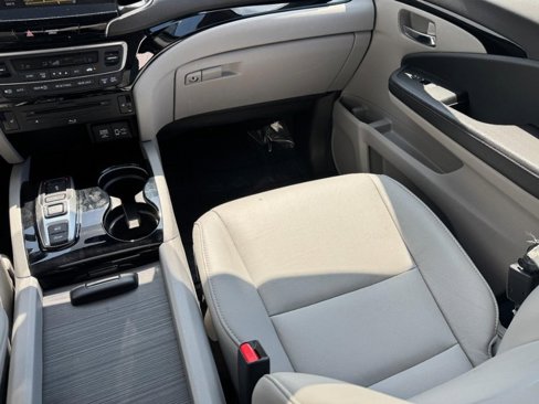 Used 2019 Honda Pilot Touring image 16
