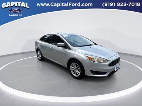 Certified 2018 Ford Focus SE image 2