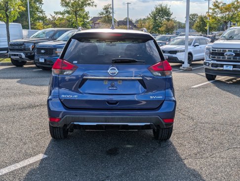 Used 2017 Nissan Rogue SV w/ SV Premium Package image 4