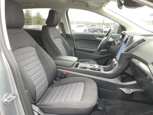 New 2024 Ford Edge SE w/ Black Appearance Package image 10