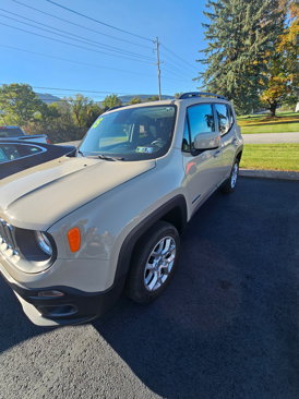 Used 2015 Jeep Renegade Latitude w/ Cold Weather Group II image 1