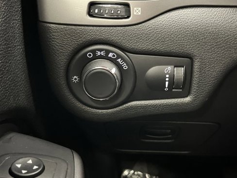 Certified 2021 Jeep Cherokee Latitude image 21