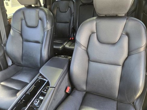 Used 2019 Volvo XC90 T8 Momentum w/ Protection Package image 17