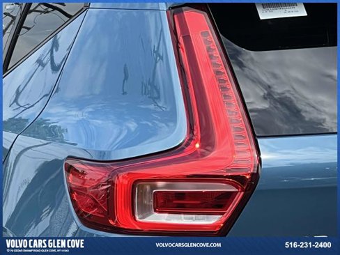 Certified 2023 Volvo XC40 B5 Plus w/ Protection Package Premier image 8