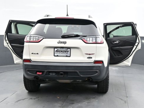 Used 2019 Jeep Cherokee Trailhawk image 40