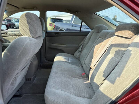 Used 2004 Toyota Camry LE image 16