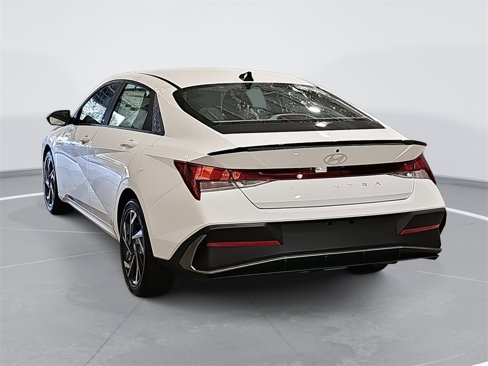 New 2025 Hyundai Elantra Sport image 7