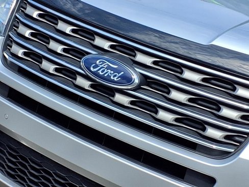 Used 2017 Ford Explorer XLT w/ Equipment Group 202A image 33